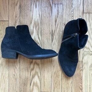 Born Women's Brinlee Bootie,  Distressed Black
